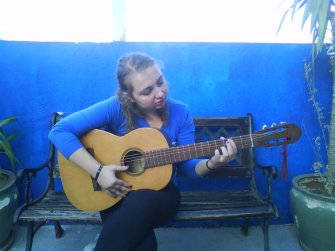 croata-loca-con-la-guitara