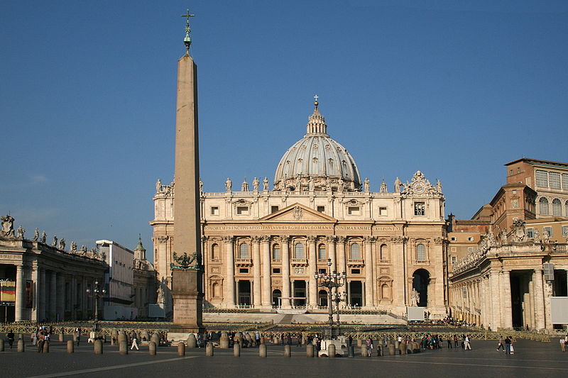 800px-0_Place_Saint-Pierre_-_Vatican